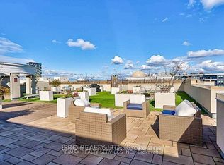 216 Oak Park Blvd #420, Oakville, ON L6H 0T8