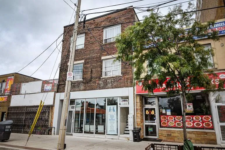 2938 Danforth Ave #2