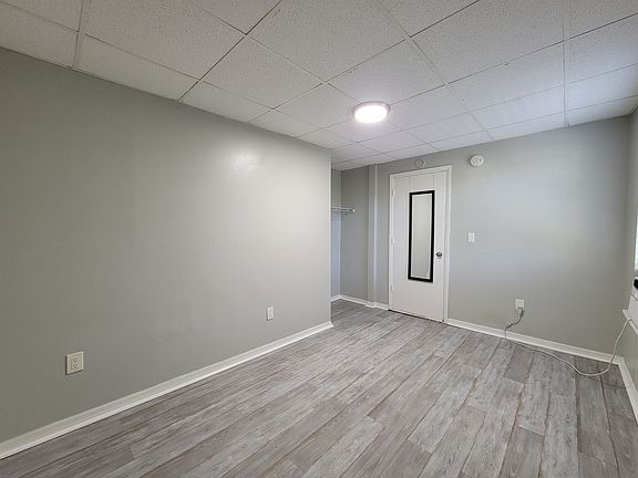 5th image of 809 9th Ave N