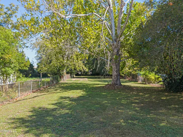 228 Crawford St, Biloxi, MS 39530