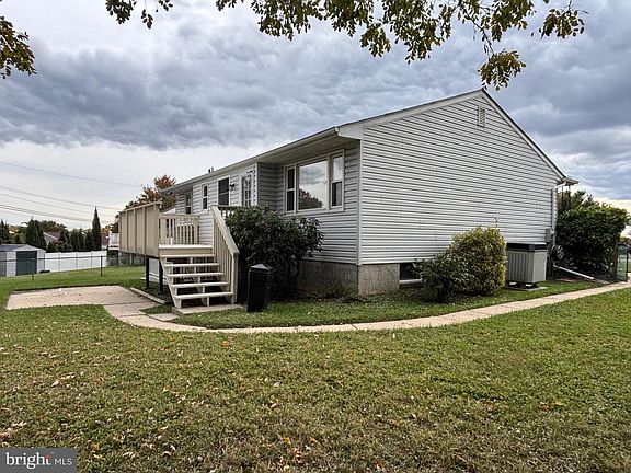 2nd image of 11 McKenna Ct
