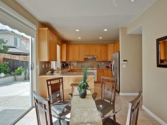 5th image of 3297 Woodmere Dr