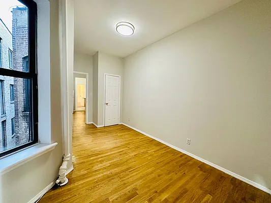 Rented by DeSimone Real Estate | media 10