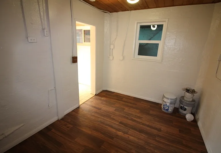 1008 Tourmaline St — Photo 10