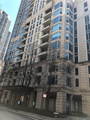 1st image of 25 E Superior St APT 1405