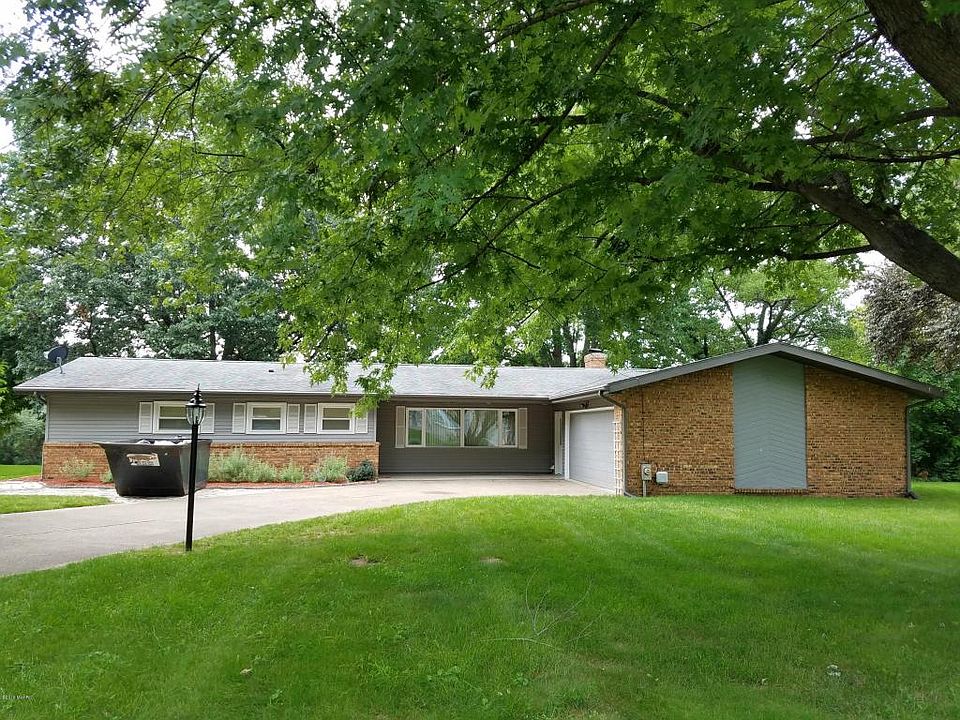 1st image of 2464 Riverbend Dr