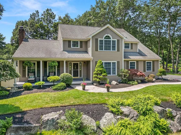 20 James Ave, Middleton, MA 01949