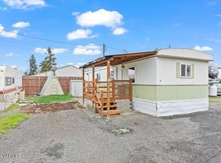 915 N 15th Ave TRLR 15, Yakima, WA 98902