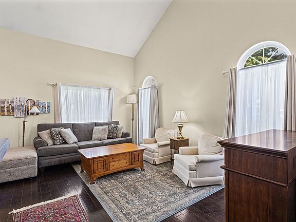 5th image of 754 Ripple Brook Ln