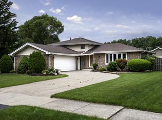 10420 S 82nd Ct, Palos Hills, IL