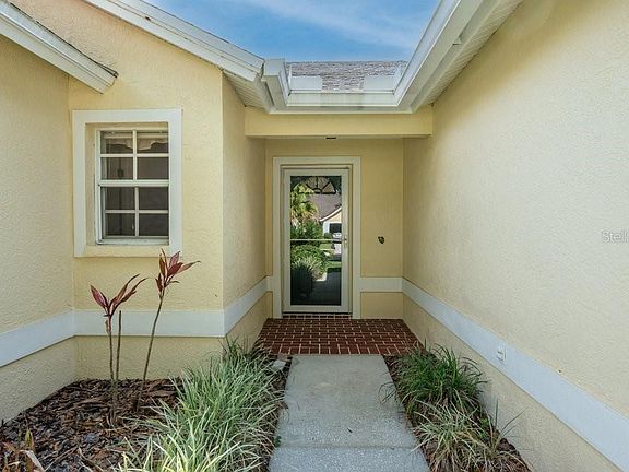 3rd image of 17610 Esprit Dr
