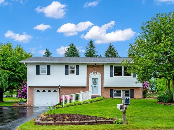 109 Locust St E, Mount Pleasant, PA 15666