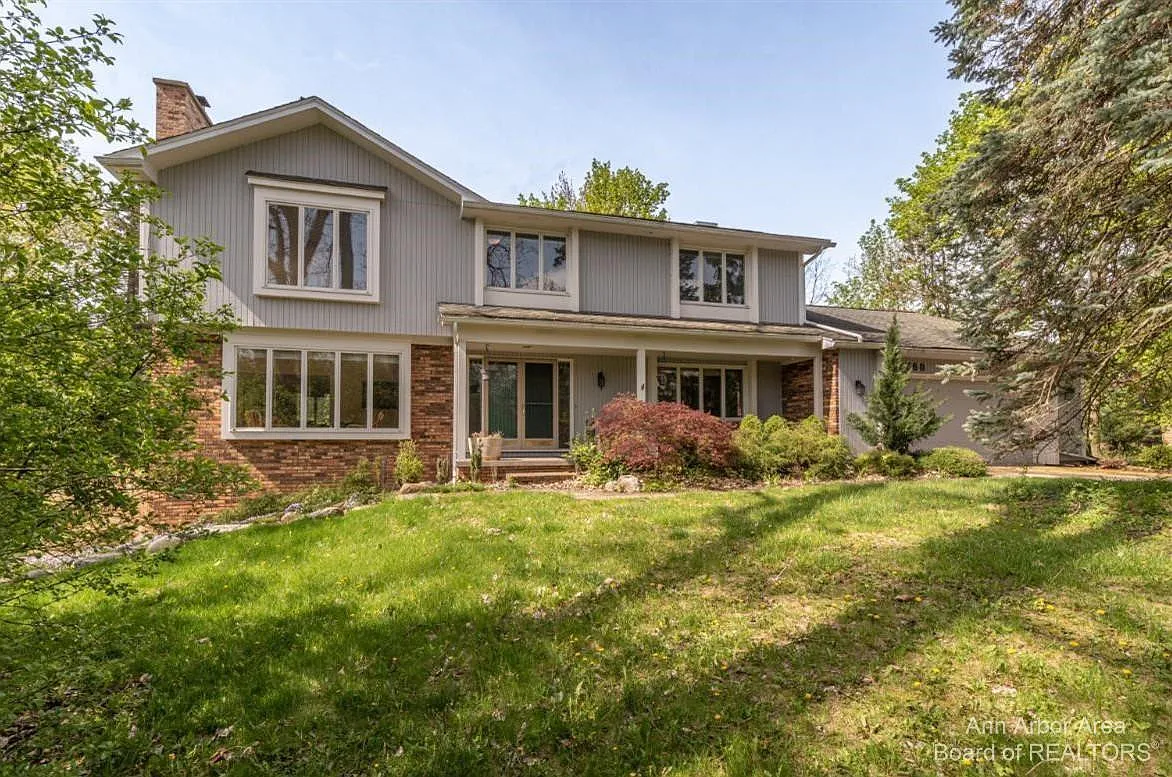 3760 Tremont Ln photo 1