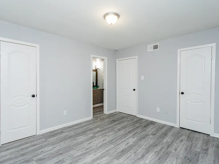 Allendale Village Apartments — Photo 29