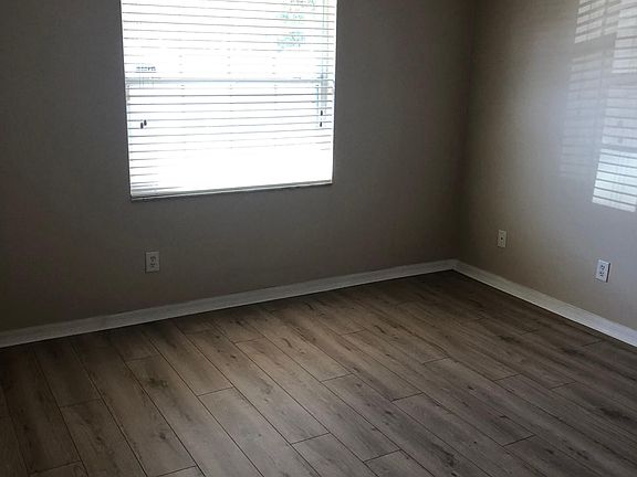 4th image of 4944 Tangerine Ave