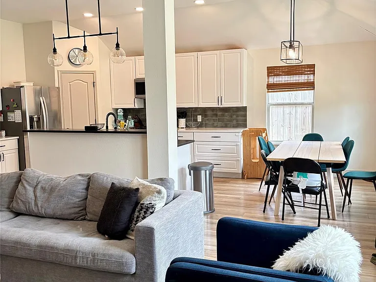 13620 Glen Mark Dr — Photo 3