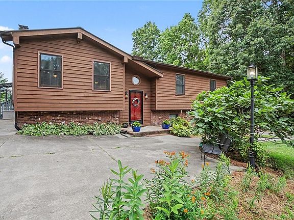 2nd image of 535 Laura Dr