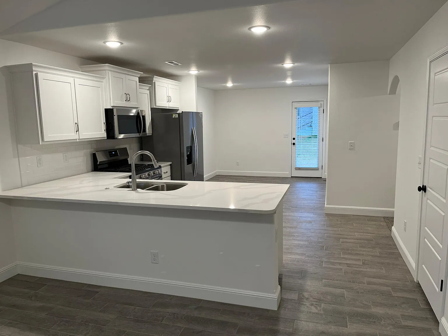 2051 Wildflower Dr — Photo 4
