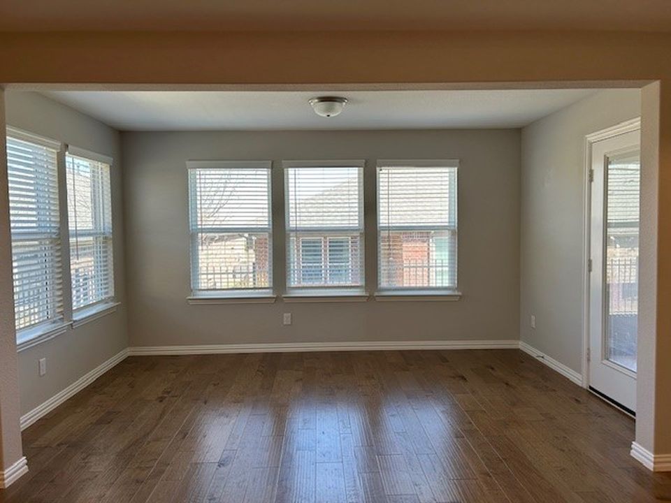 1237 Revolution Dr, Aubrey, TX - View 5