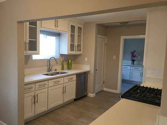 5th image of 10603 Weigand Ave