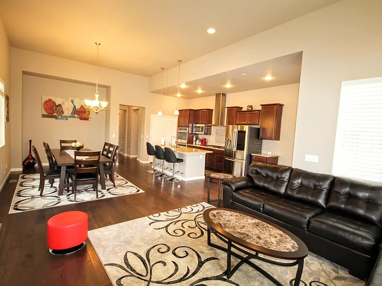 1401 Skyline Dr — Photo 37