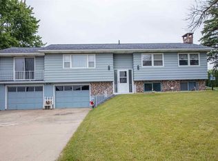 106 W Central St, Raymond, IA 50667