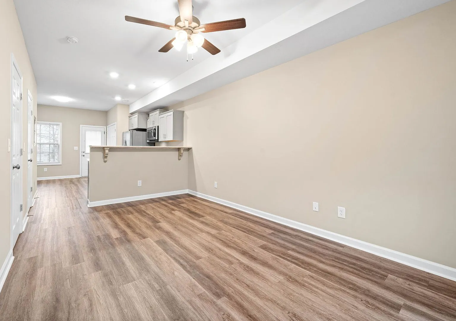 Durrett Dr - 55 (x17) — Photo 4