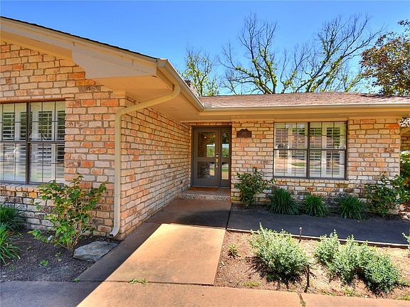 3rd image of 333 Meadowlakes Dr