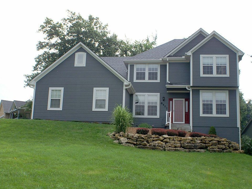 Beautiful 1.5/2 story corner lot!