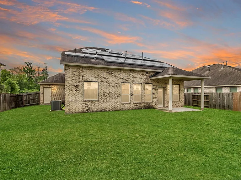 702 S Galley Dr — Photo 6