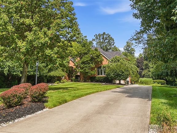 4th image of 7373 Deep Woods Ct