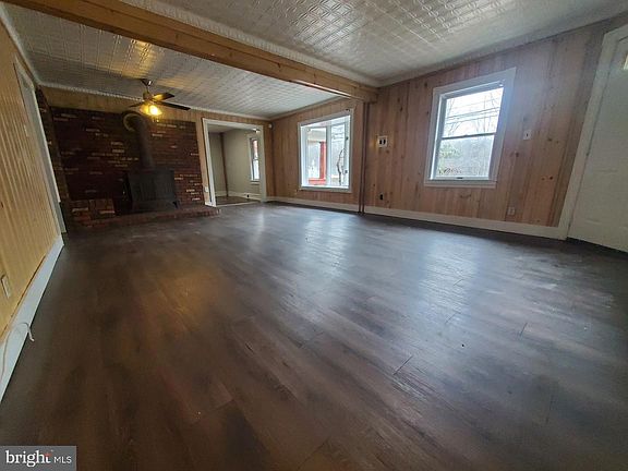 4th image of 120 Four Mile Rd