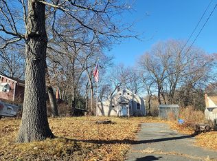 22 Bluemer Rd, Southampton, MA 01073