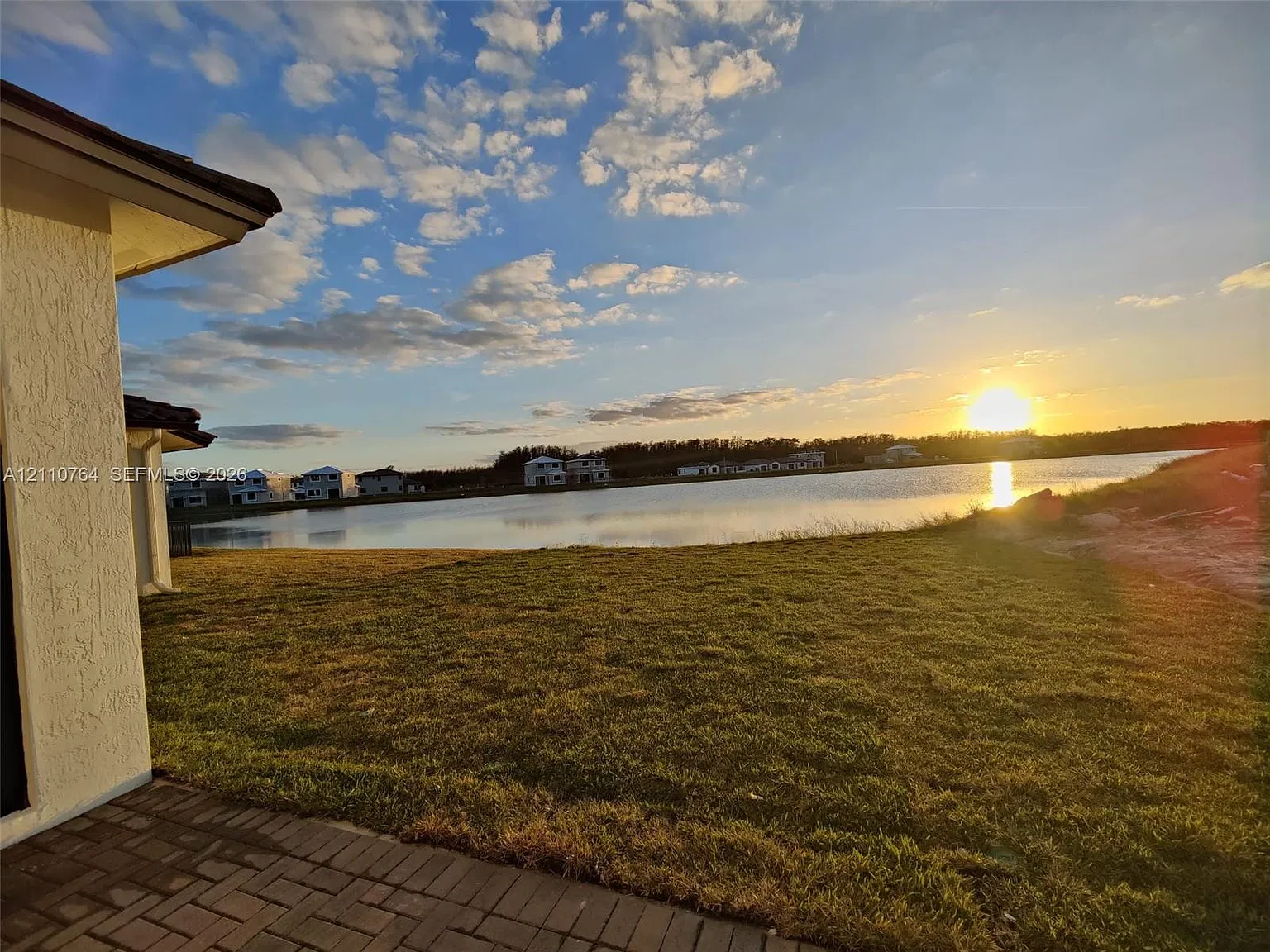 3 bed, 2.5 bath, $2,300 — Photo 3
