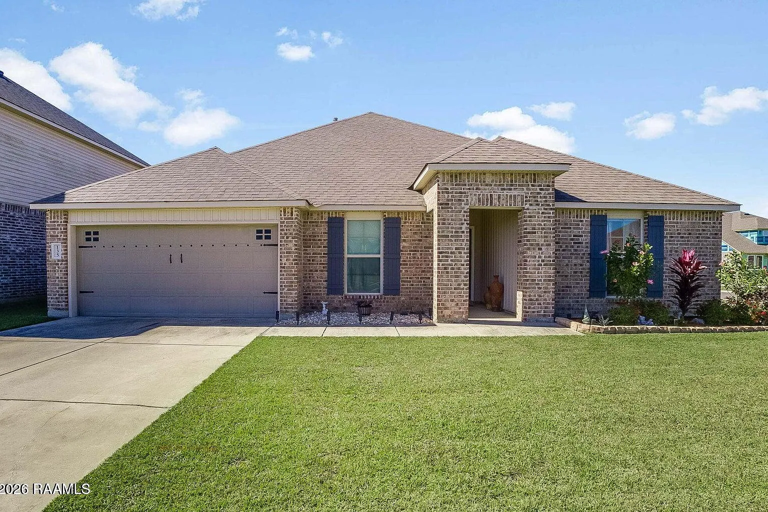 4 bed, 2708 sqft, $2,000 — Photo 1