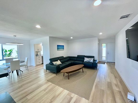 3rd image of 33431 Spinnaker Dr N