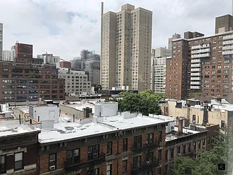 Rented by R New York