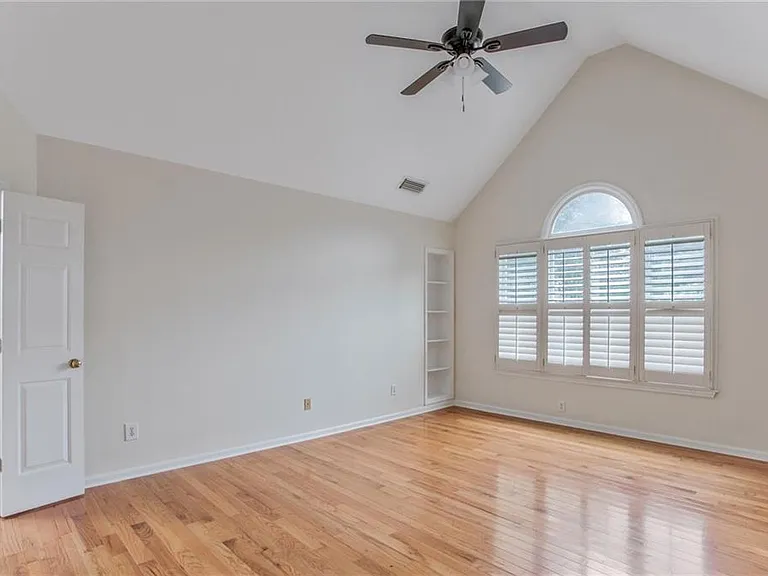16 Ancient Oak Ct NE — Photo 35