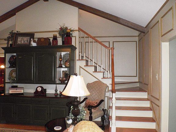 4th image of 805 Weston Ct