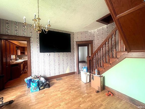 2nd image of 15 N Holman St