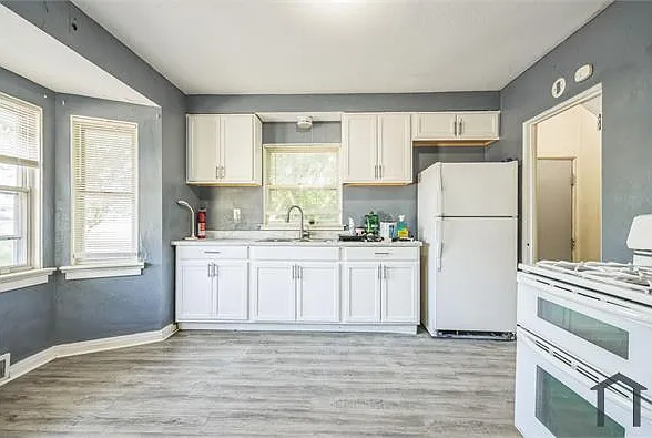 3 bed, $1,300 — Photo 3