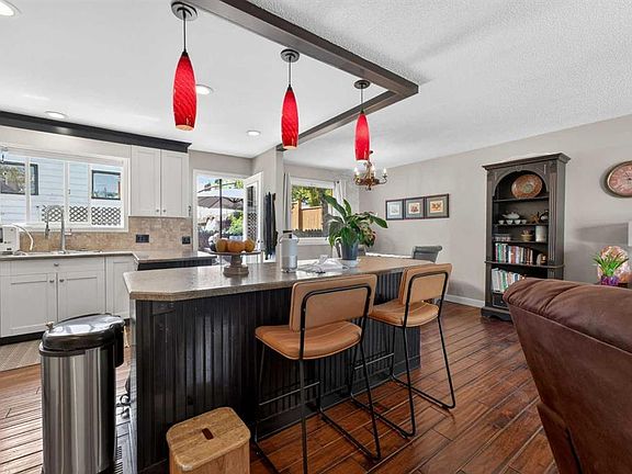 3rd image of 7539 E Hunterview Dr NW