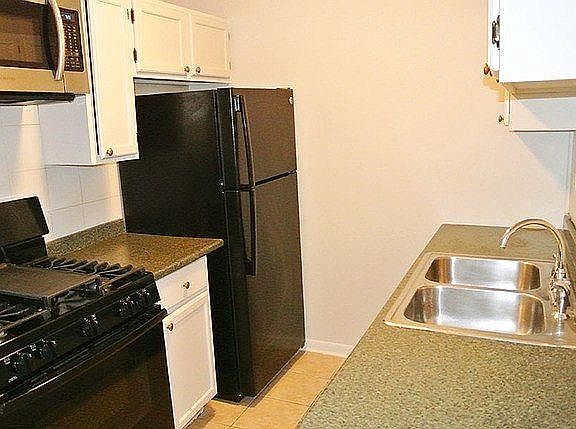 3rd image of 630 Mesa Dr APT 313