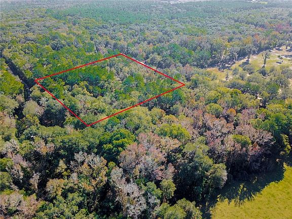 4th image of 211 Easement Ln