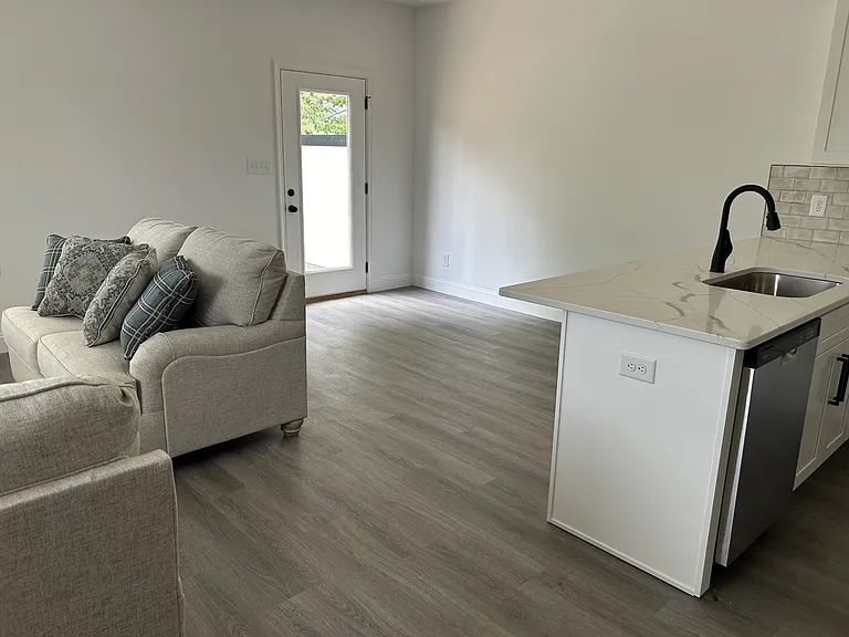 137 Independence Ln — Photo 11