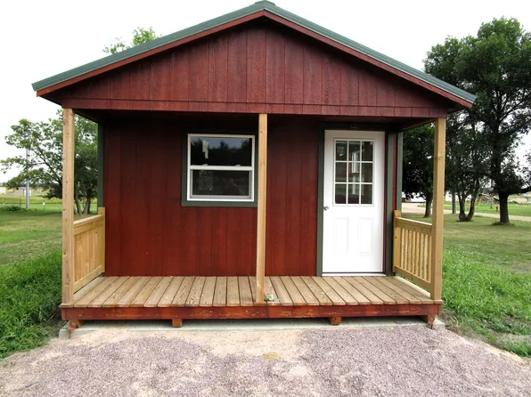 204 12th St, Wessington Springs, SD 57382