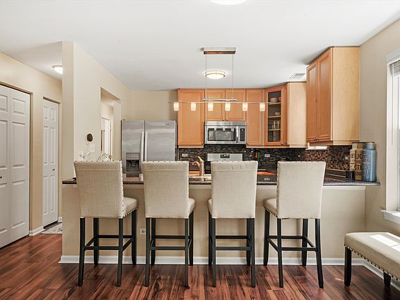 5th image of 1475 N Larrabee St #B