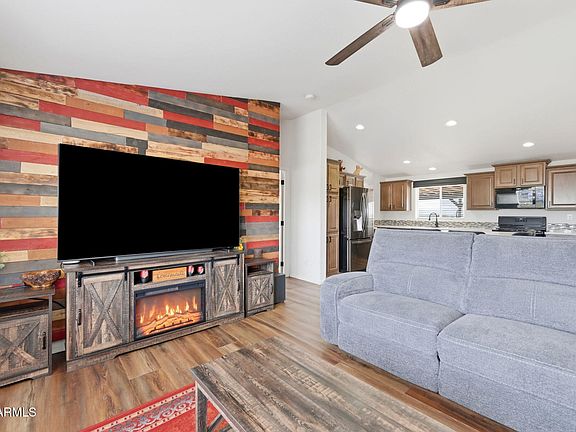3rd image of 2115 N PAPAGO Trail