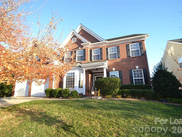 221 Montibello Dr — Photo 1