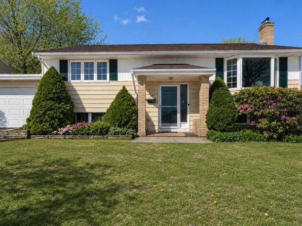 57 Tartan Ave, Halifax, NS B3R 2B7